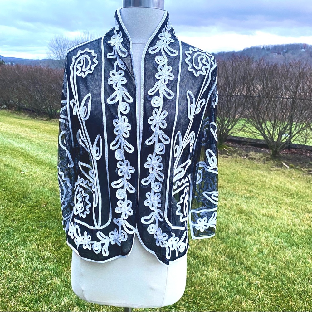 🌹HP🌹Travel Smith Woman’s Sheer Black Bolero Jacket with White Swirl Appliqués - Picture 2 of 14